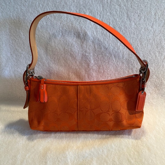 Coach Swinger Bag - Picture 1 of 4